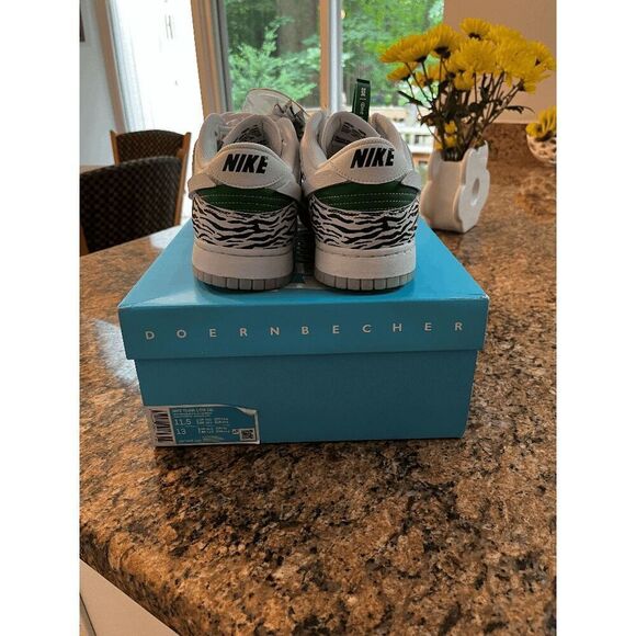 Nike Men's Dunk Low Doernbecher 2022 Sneakers - White/Green/Yellow 11.5 - Picture 3 of 13